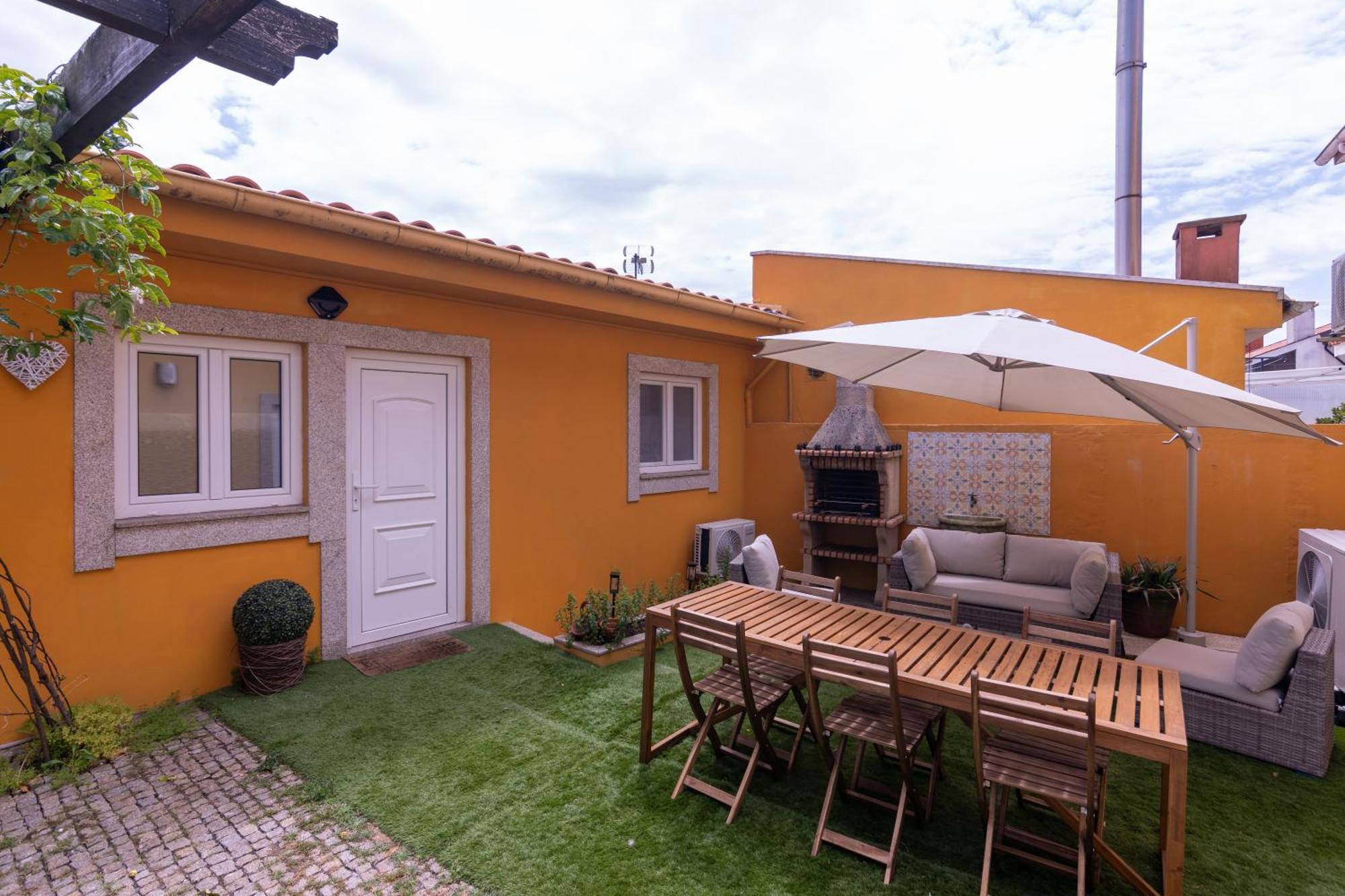 Perafita Yellow House - Ecohost Buitenkant foto